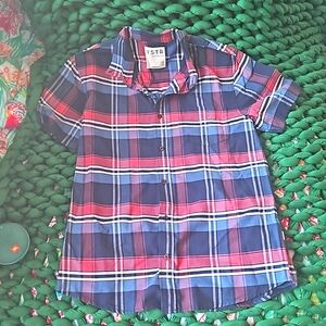 VSTR premium red and blue button up short sleeve shirt men's size medium